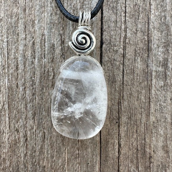 Clear Quartz Necklace for Awakening and Opening the Crown Chakra - Picture 2 of 9